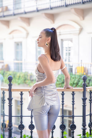 Metallic Gathered Vest / Knee Length Shorts